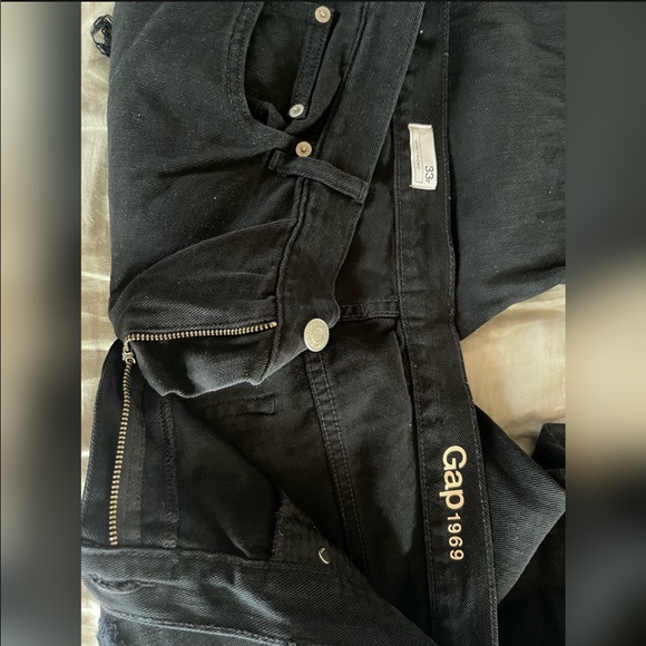 Gap distressed Girlfriend jeans. Worn once - Picture 3 of 3